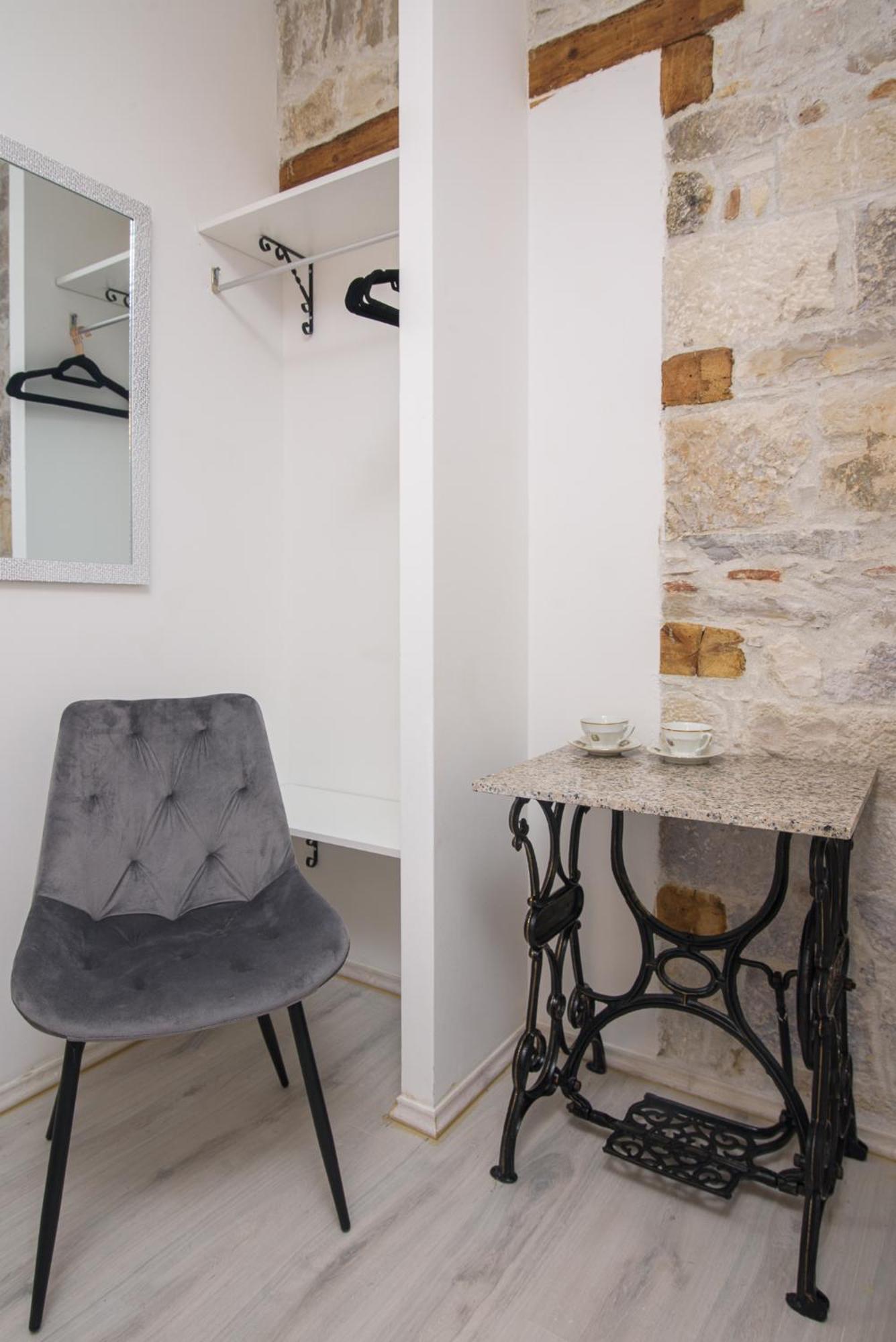 Rooms Bartul Трогір Екстер'єр фото