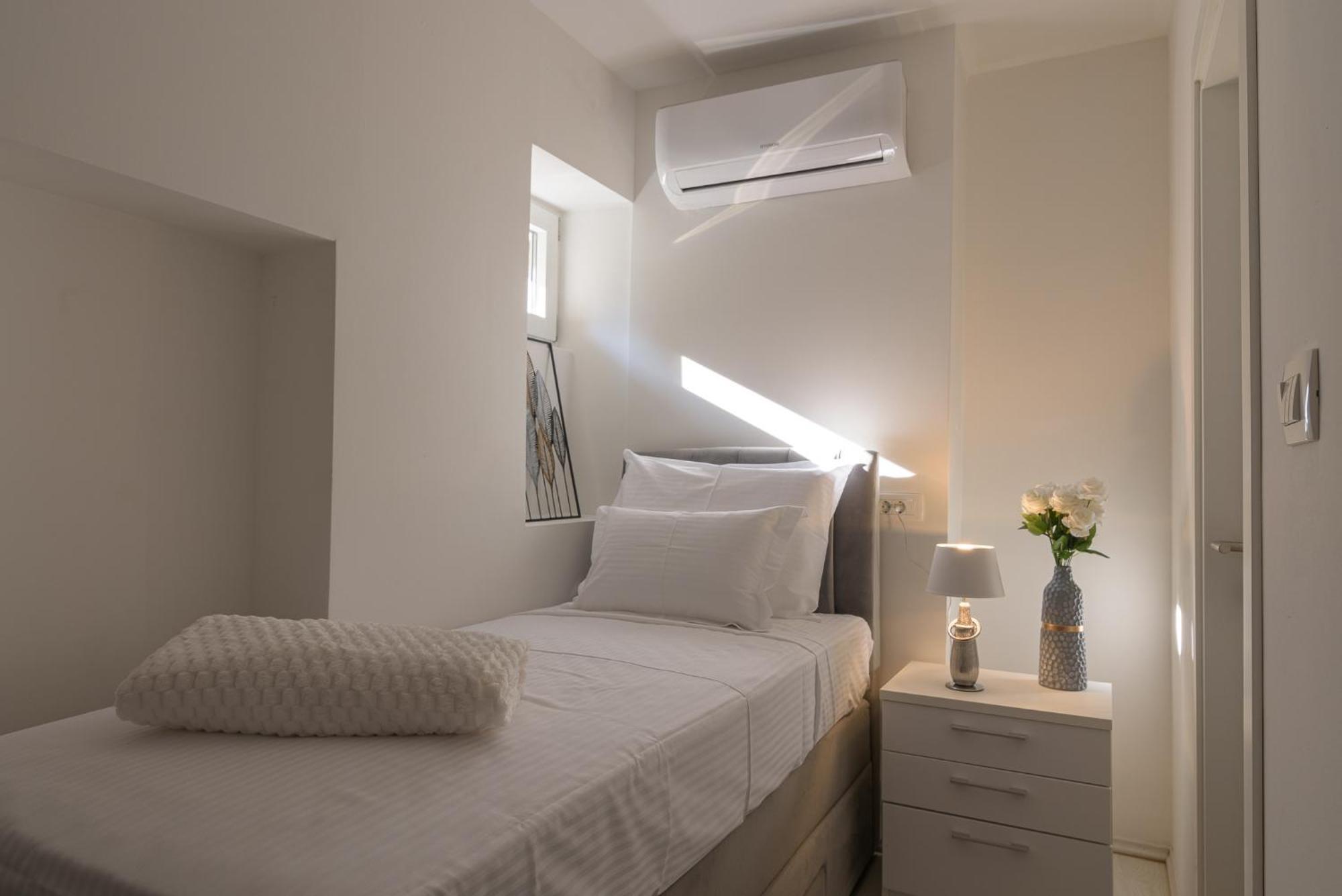 Rooms Bartul Трогір Екстер'єр фото